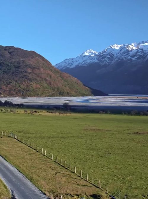 Queenstown_taxis_002 (1) Queenstown_taxis_002 (1)